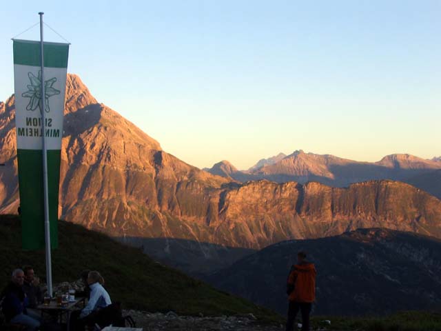 Sonnenuntergang an der Mindelheimer Hütte (2058m)